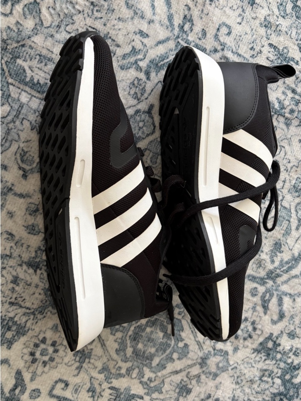 adidas Men’s Black & White Multix Sneaker Running Shoes (Excellent Condition) - Picture 12 of 14